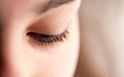 Paupière qui gratte : quelles solutions ?