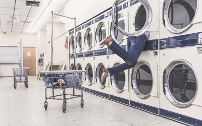 Comment Utiliser l’Huile Essentielle pour la Lessive et Obtenir des Résultats Incroyables!