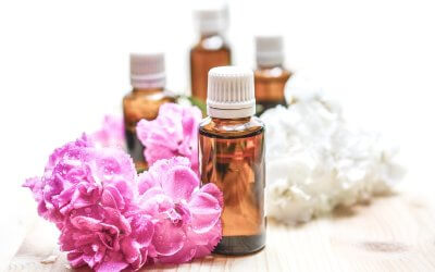 Comment Utiliser les Huiles Essentielles pour Soulager l’Arthrose